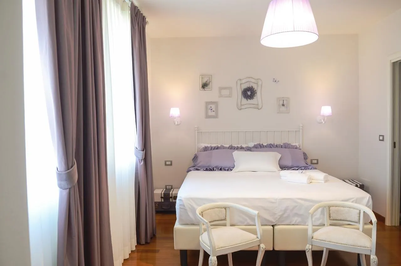 Villa Montenero Cavalcaselle 0*,