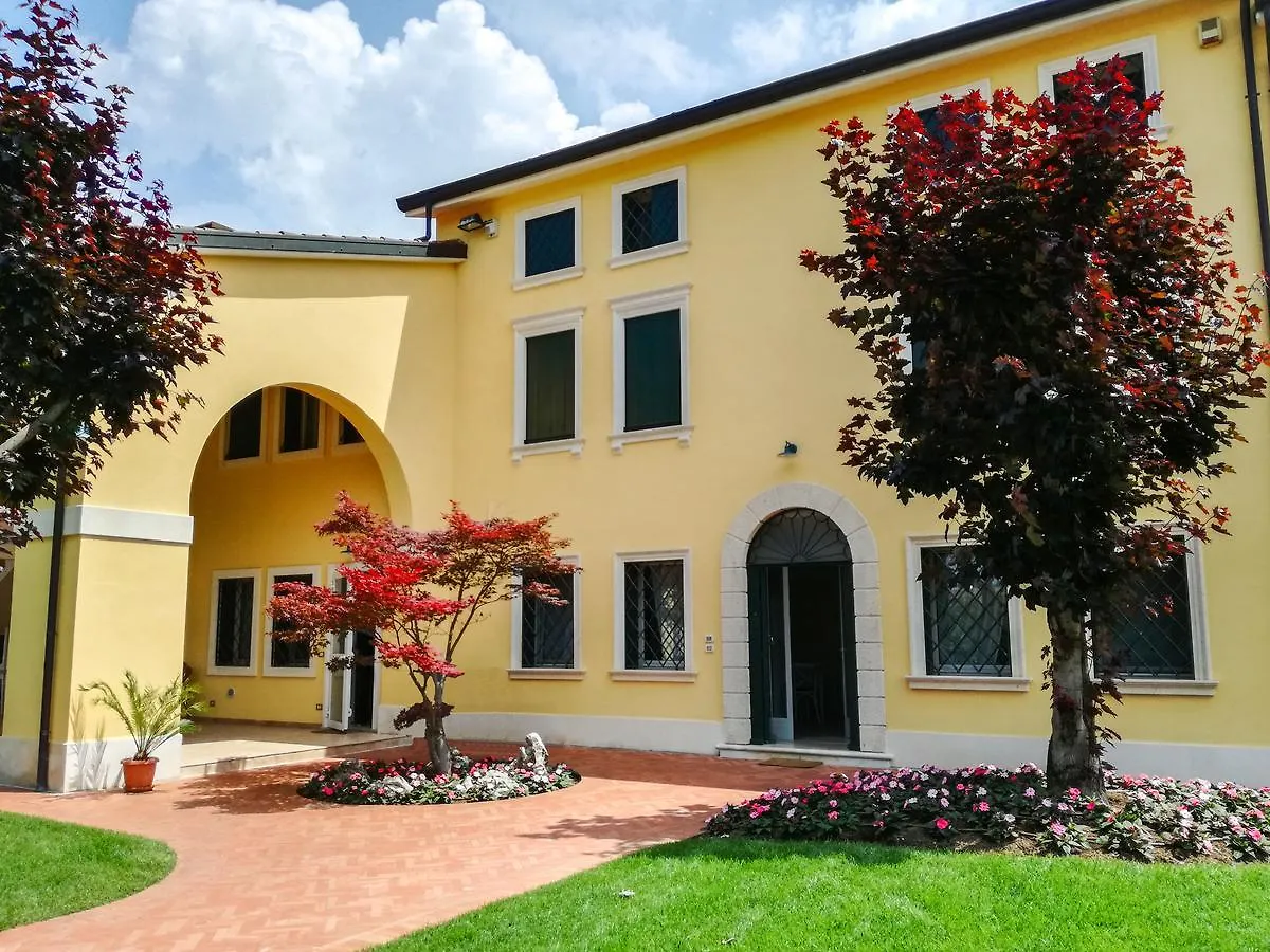 Villa Montenero contacts