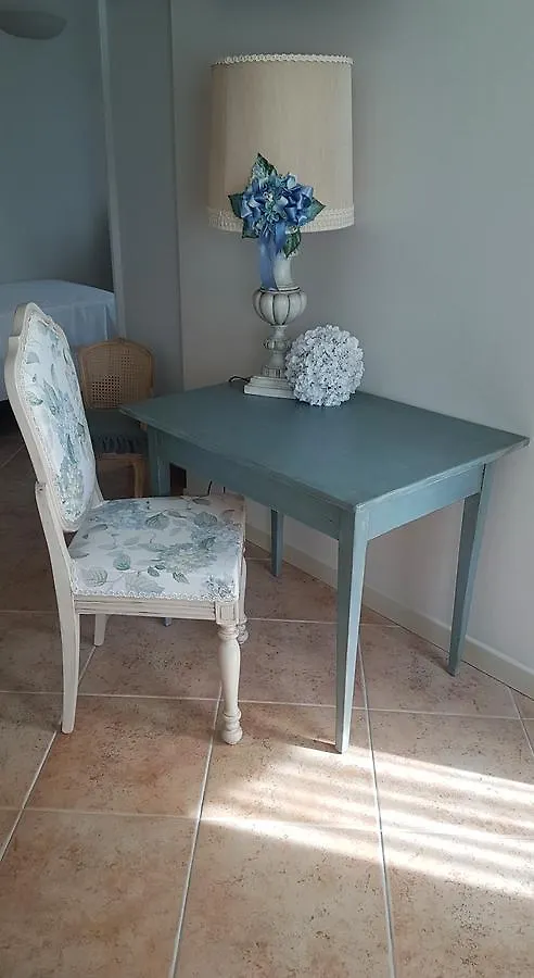 Villa Montenero Cavalcaselle Guest house